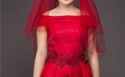 红色带头纱结婚礼服女