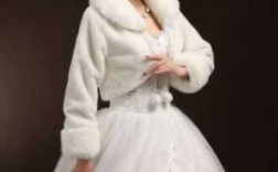 冬天庭院婚礼白纱带披肩,冬季白色婚纱里面要穿什么 