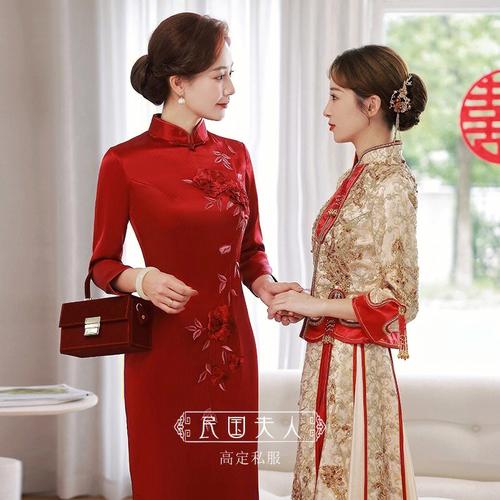 旗袍披肩结婚礼服怎么穿（旗袍婚纱礼服）-图1