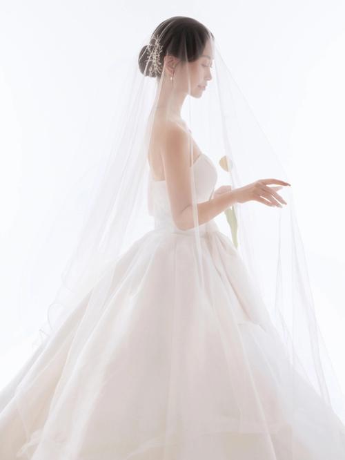 一个人的婚纱艺术照-图2