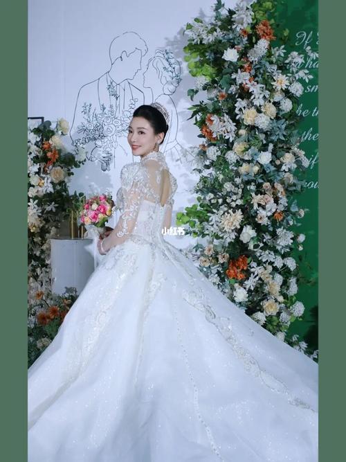 婚礼不想戴头纱可以吗_婚礼不带头纱可以吗-图1