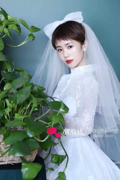  婚纱发型简约视频女孩短发「婚纱发型简约视频女孩短发大全」-图1