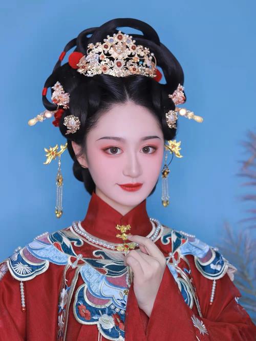 披肩发汉服婚礼（汉服披发发型教程图解）-图1