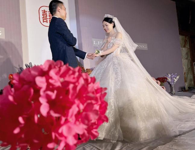 婚礼妈妈盖头纱入场歌单,婚礼妈妈盖头纱入场歌单怎么写 -图2