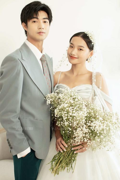 韩式婚礼披肩发型图片,韩式婚礼布置效果图 -图1