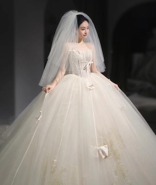  新疆婚礼开新娘的头纱多少钱「新疆婚礼开新娘的头纱多少钱一个」-图3