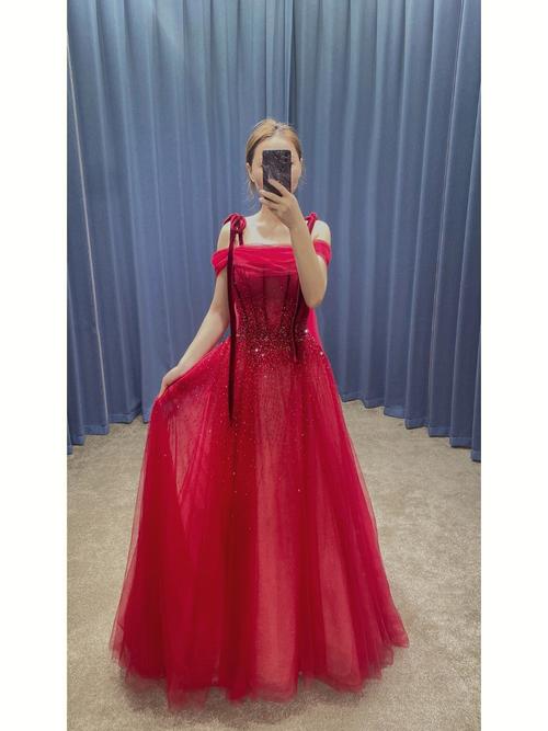 婚礼红色礼服-图2