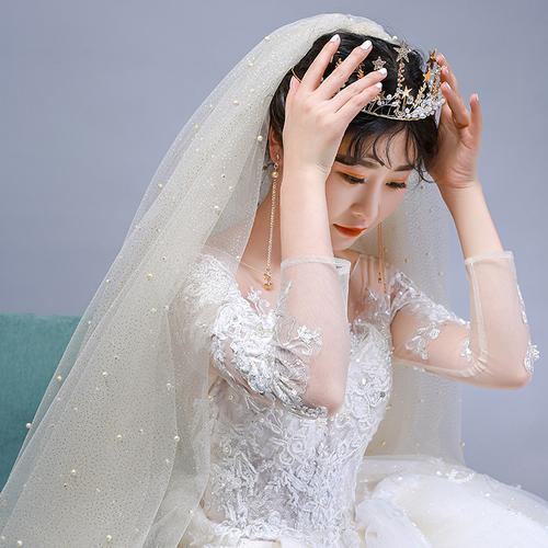 婚礼当天主纱选择皇冠还是头纱_婚礼主纱什么时候换-图2